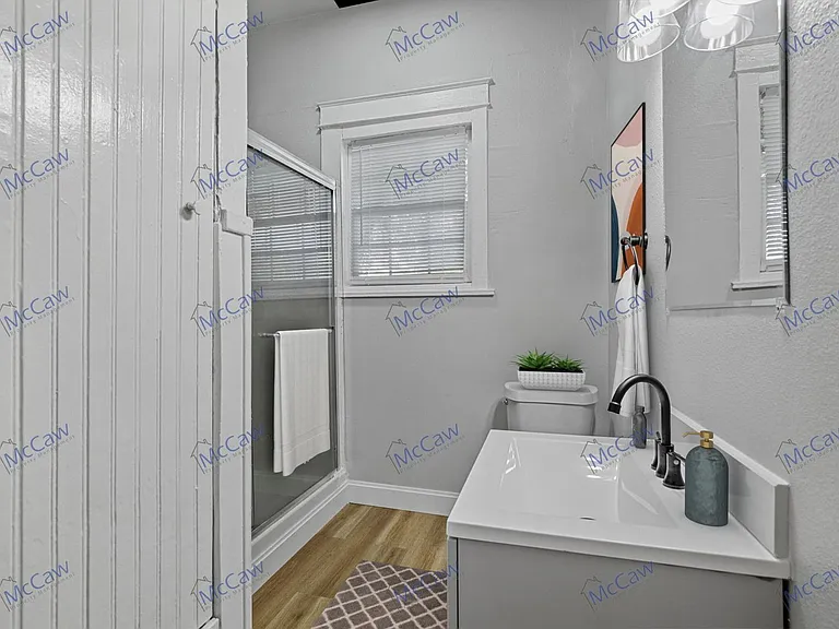 419 N Grand Ave #A — Photo 19