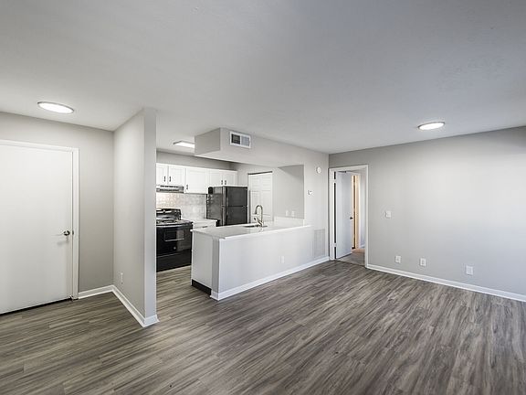2nd image of 1 Hickory Club Dr #404