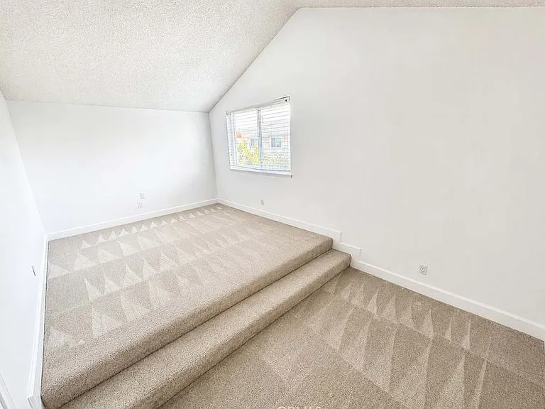 14222 Enfield Cir — Photo 5