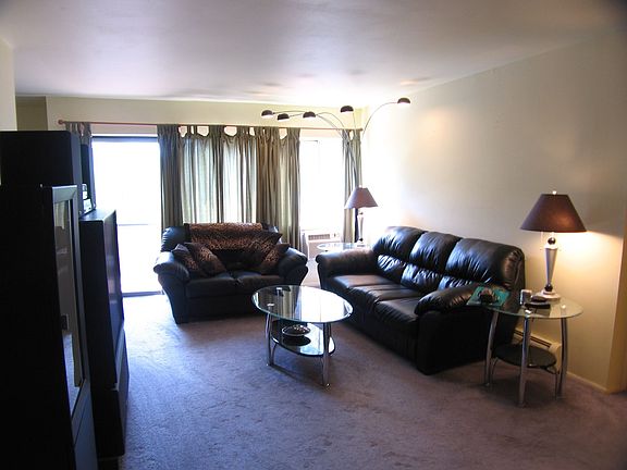 3rd image of 1806 Hemlock Pl APT 306