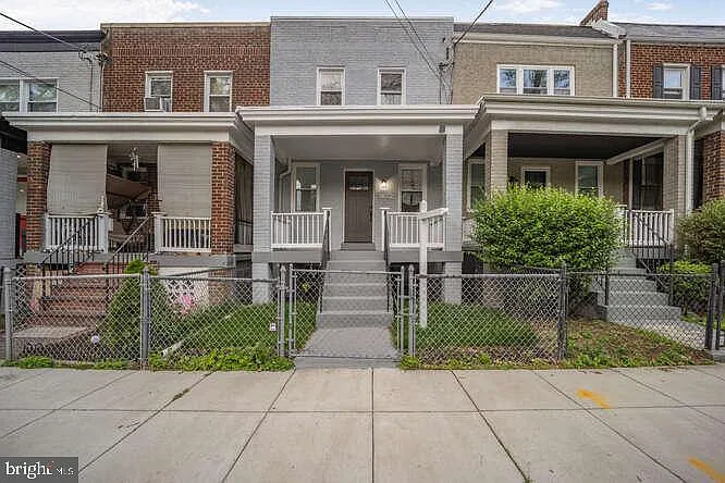 3 bed, 2.5 bath, 1190 sqft, $3,500 — Photo 1