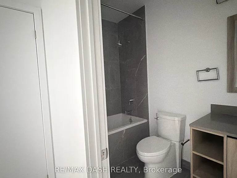 1037 The Queensway #215 — Photo 9