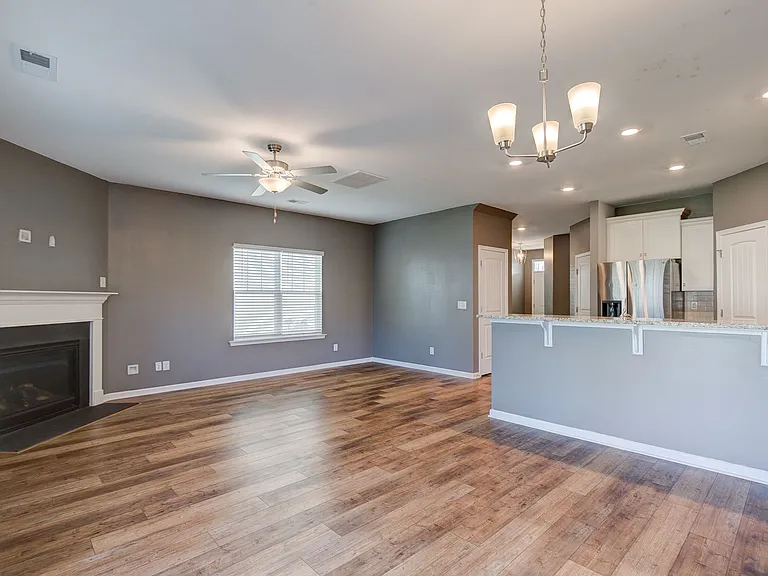 416 Sandfarm Trl — Photo 24
