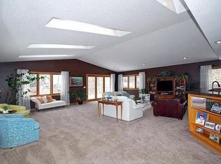 5570 Matterhorn Dr NE, Fridley, MN 55432