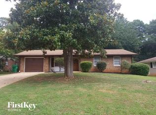 935 Pine Roc Dr, Stone Mountain, GA 30083