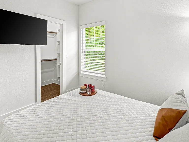 1536 W Cato Springs Rd — Photo 13