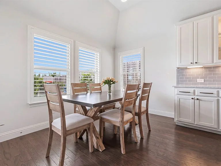 536 Inwood St — Photo 11