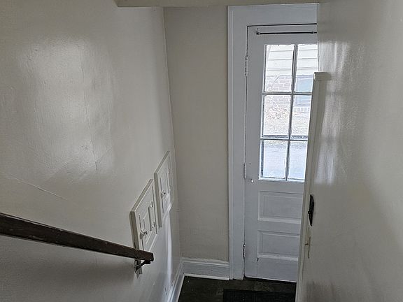 5th image of 2129 Coventry Rd APT 3