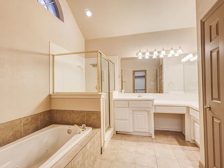 2010 Vista Dr — Photo 18
