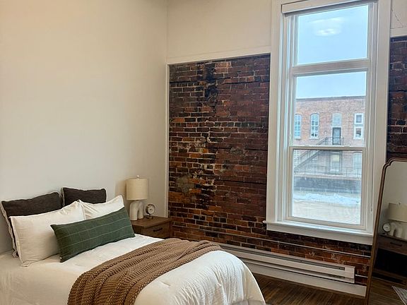 4th image of 419 Main St #207