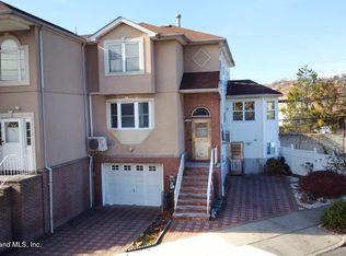 40 Parkinson Ave, Staten Island, NY 10305