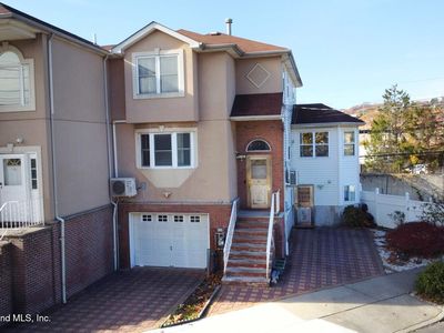 40 Parkinson Ave, Staten Island, NY, 10305