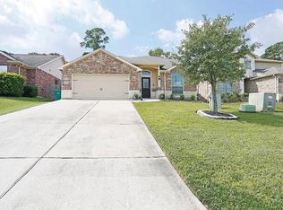1715 Round Oak Ln, Conroe, TX 77304