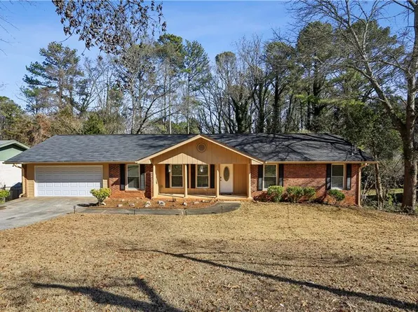 992 Yemassee Trl, Stone Mountain, GA 30083