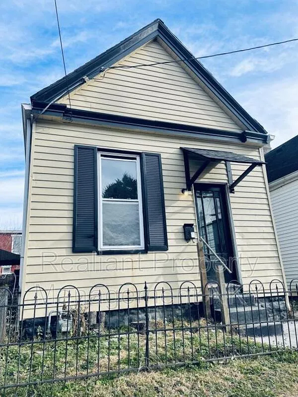 1125 Ann St photo 1
