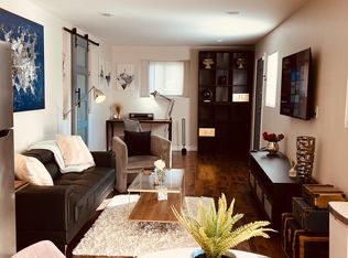 5211 Baza Ave #3, Woodland Hills, CA 91364