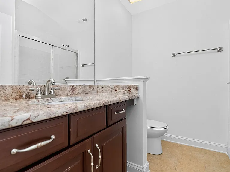 549 Daventry Ct — Photo 16