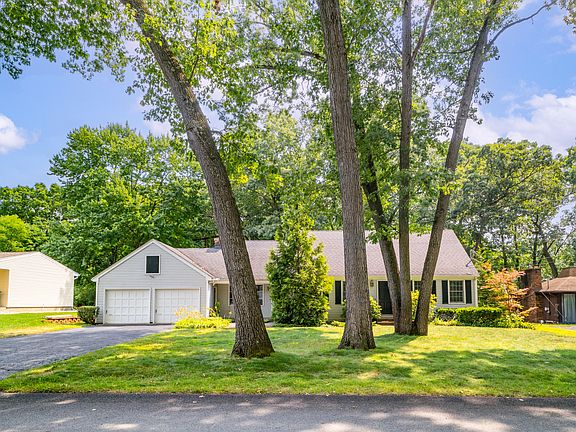 4th image of 8245 Heritage Dr