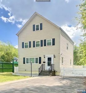 2 Copper Pl, Belleville, NJ, 07109