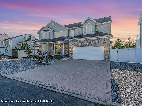 4th image of 3330 Long Point Drive
