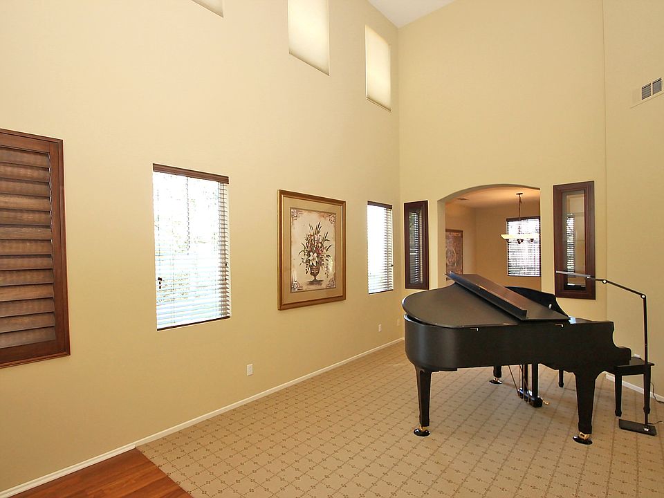 1st image of 32500 Sprucewood Way