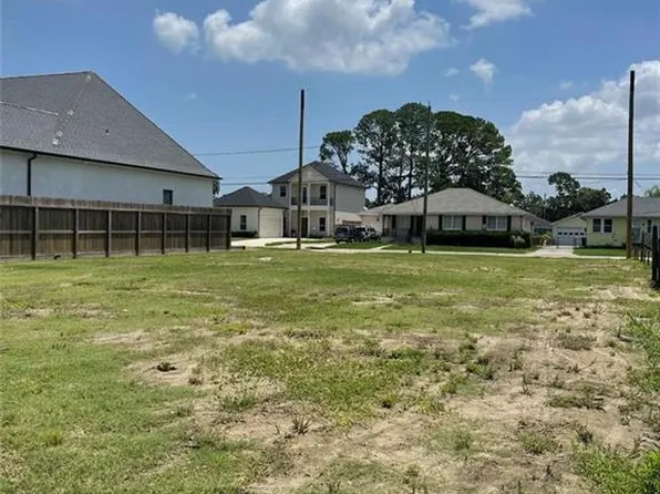 836 Phosphor Ave, Metairie, LA 70005