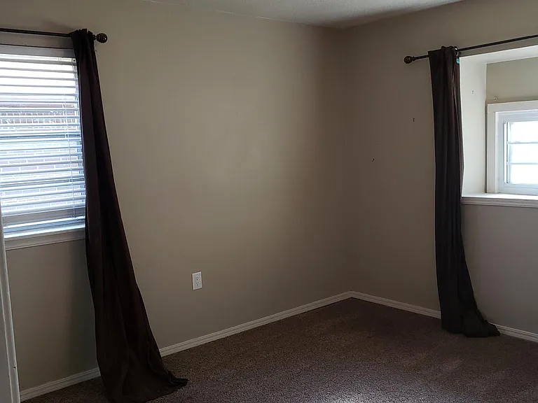 652 Lotus Ave — Photo 9