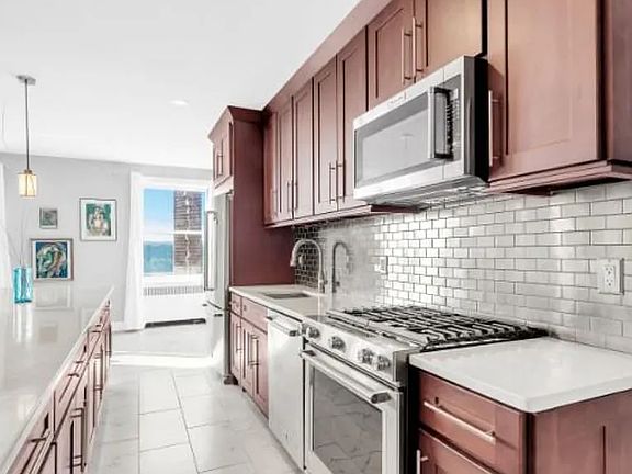5th image of 360 Cabrini Blvd APT 8D