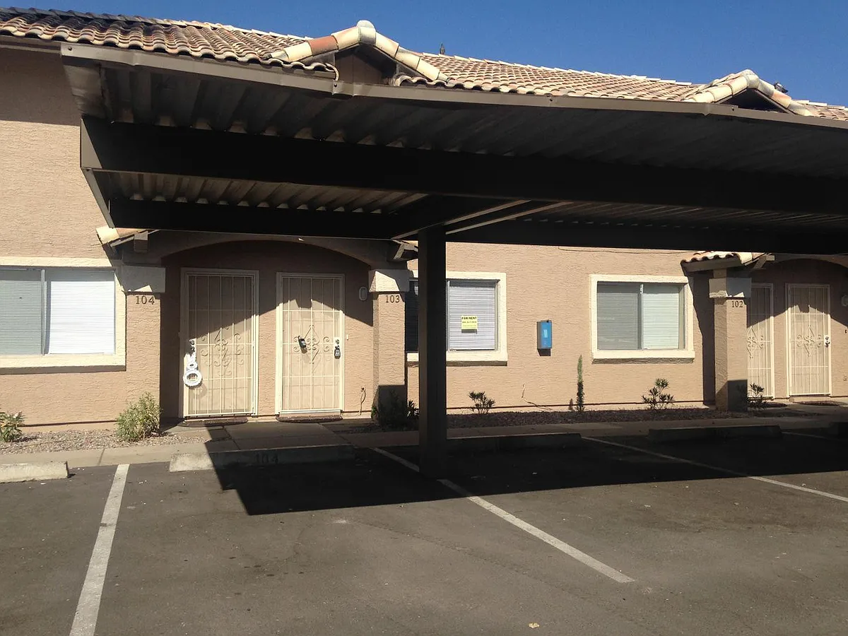 Building Photo - 3005 E Cicero St #103