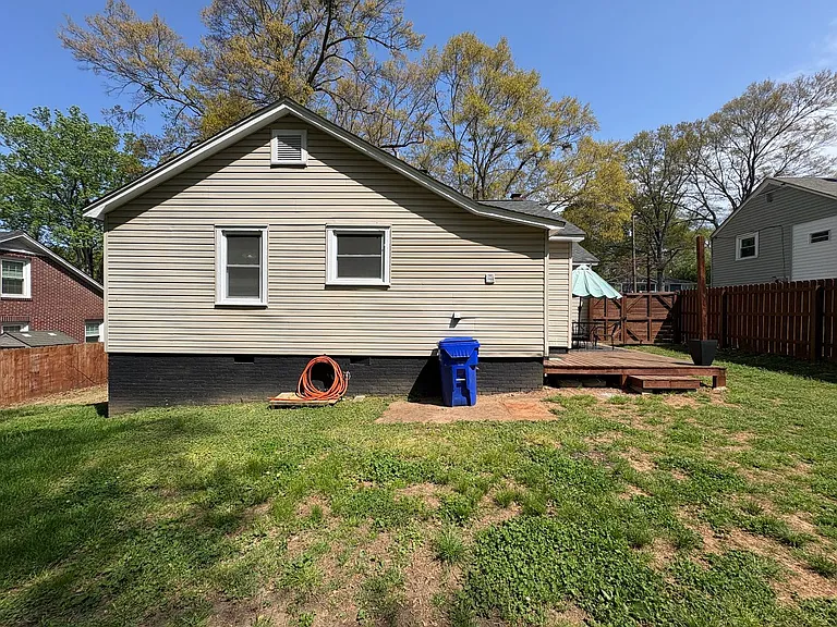 10 Charlotte St — Photo 12