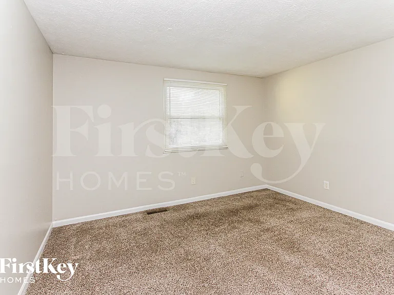 5717 Hacienda Ct — Photo 13