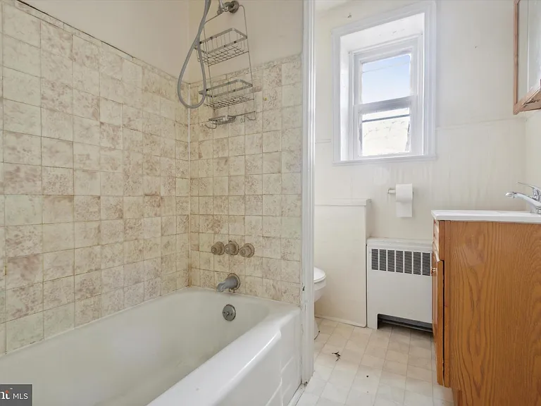 448 Krams Ave #3 — Photo 13