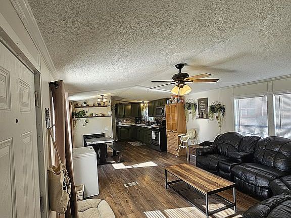 2nd image of 4417 Fir St
