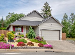 1104 NW F St, Grants Pass, OR 97526