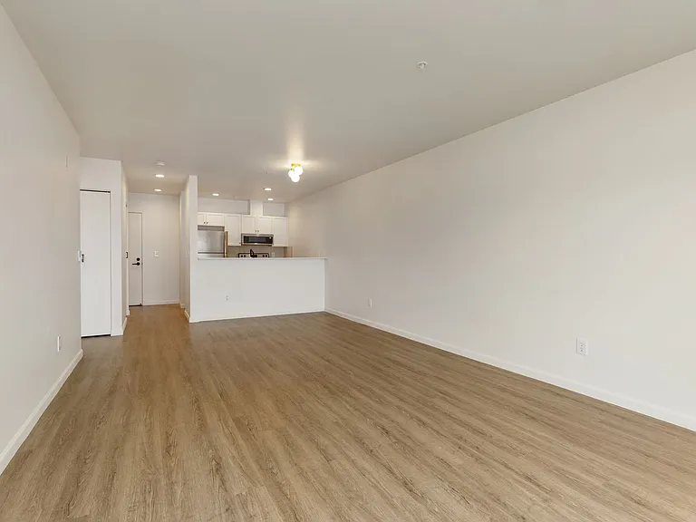 Remi Apartments — Photo 41
