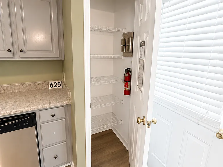 625 Apple St — Photo 6