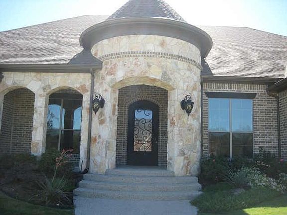 4th image of 3313 Club View Dr