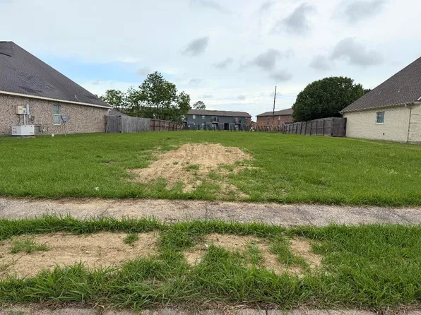 Oakmont Dr, Pt Arthur, TX 77642