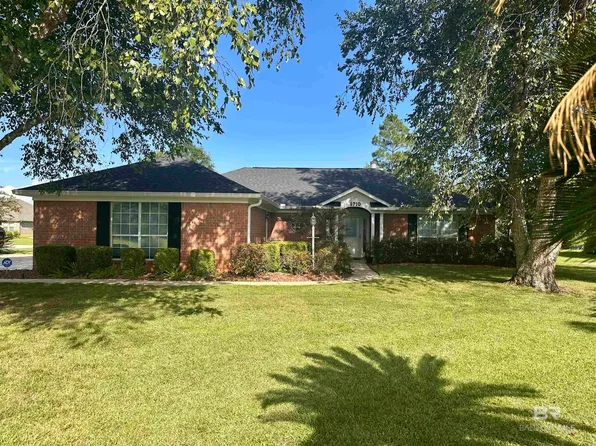 9710 Fairway Dr, Foley, AL 36535