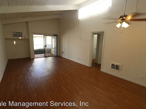 4th image of 18347 Collins St APT 06