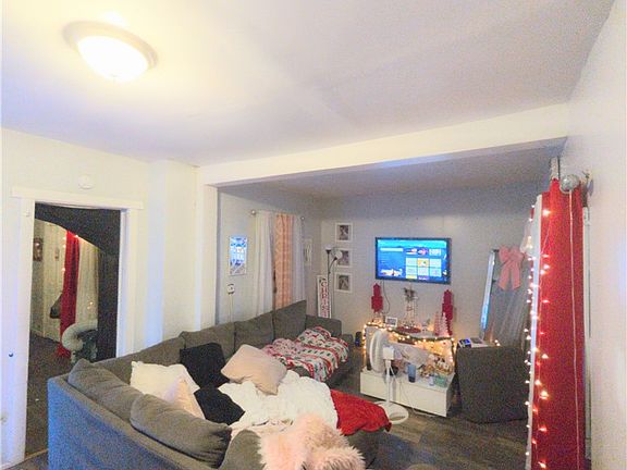 2nd image of 1295 North St