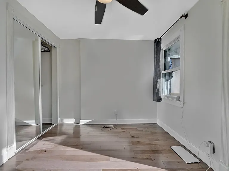 639 20th St NE — Photo 7