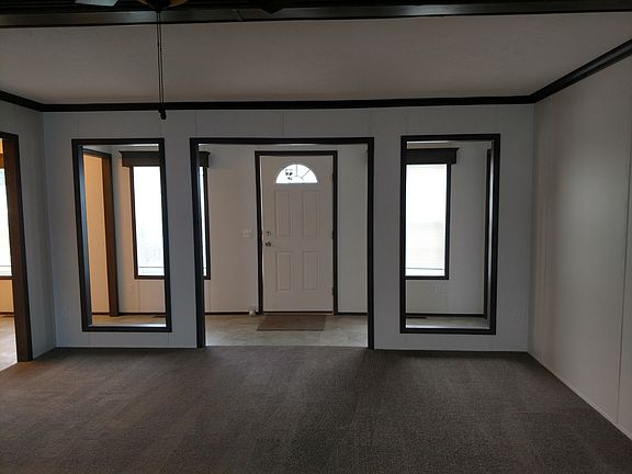 2nd image of 380 Rosebay St