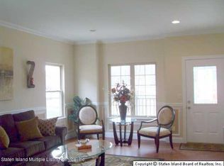 1665 Woodrow Rd, Staten Island, NY 10309