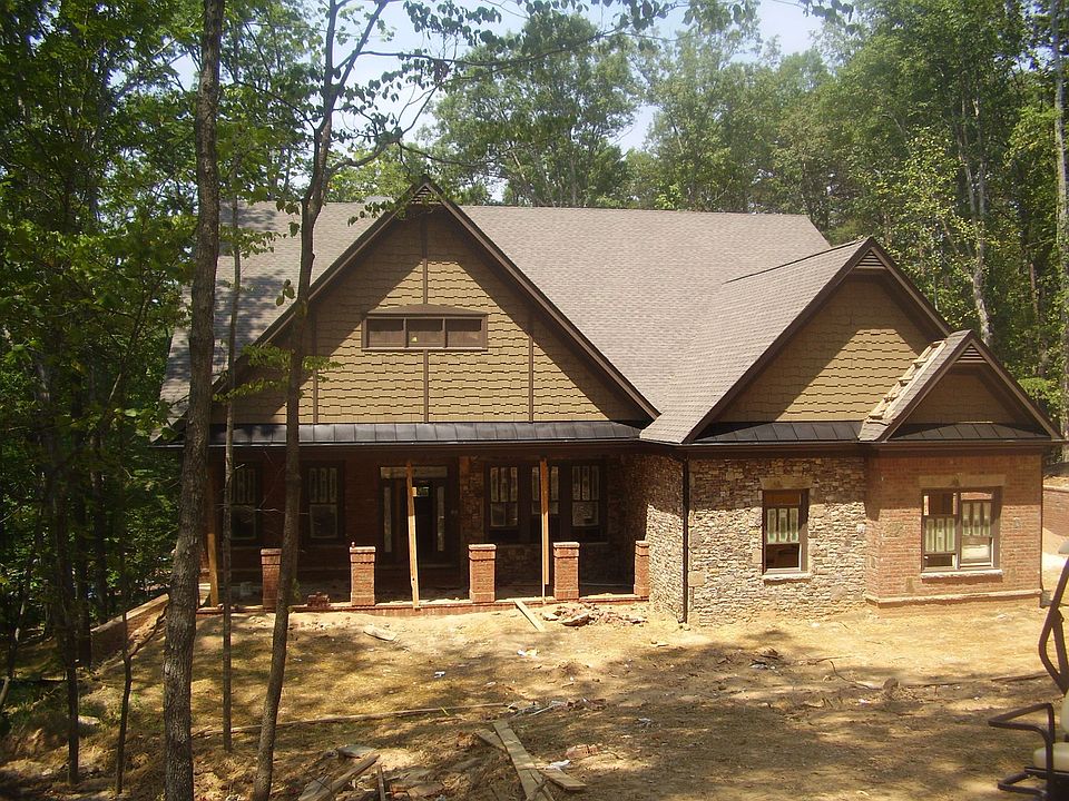 Beautiful Lakehouse nestled on over an acre
