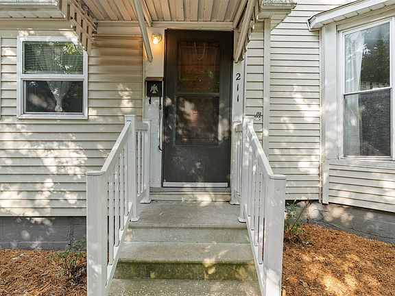 3rd image of 211 N Lott Blvd