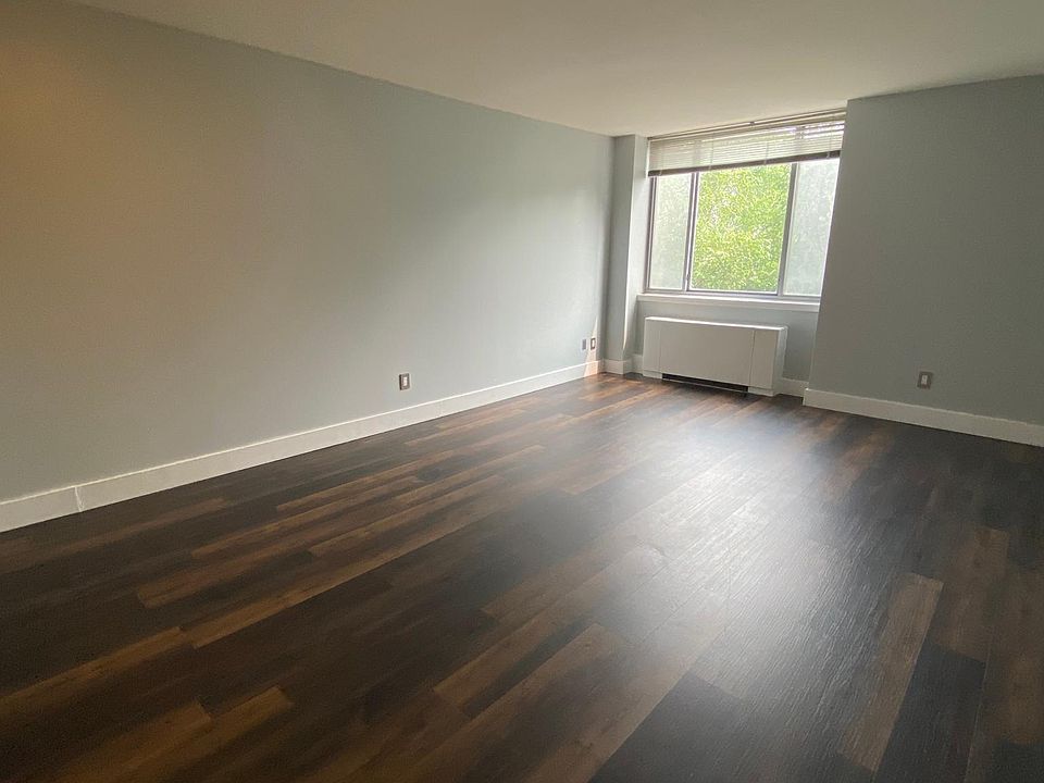 1st image of 600 E 8th St APT 4O