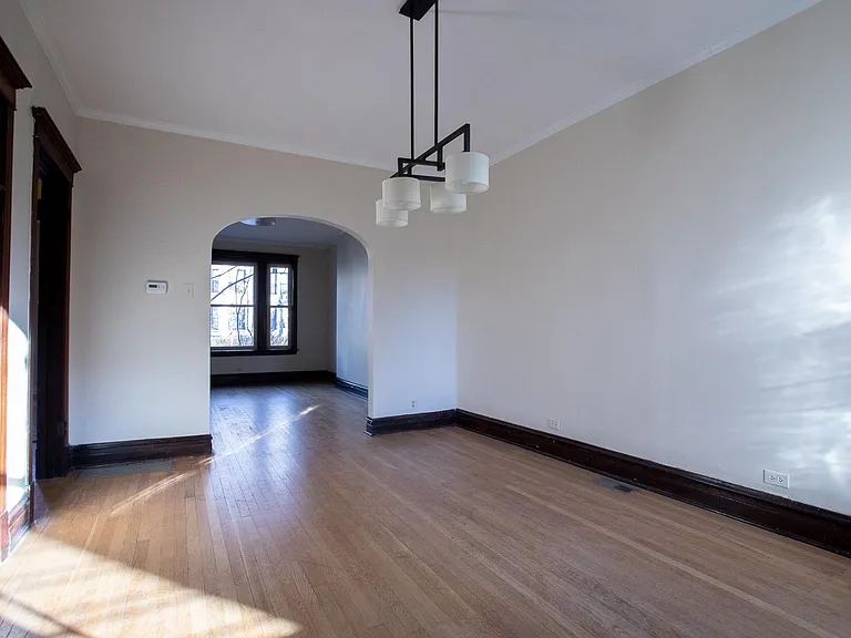 1409 W Belle Plaine Ave #1W — Photo 5
