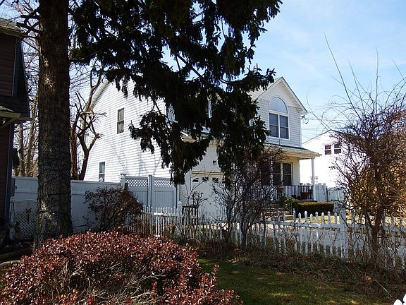 3rd image of 31 Weberfield Ave