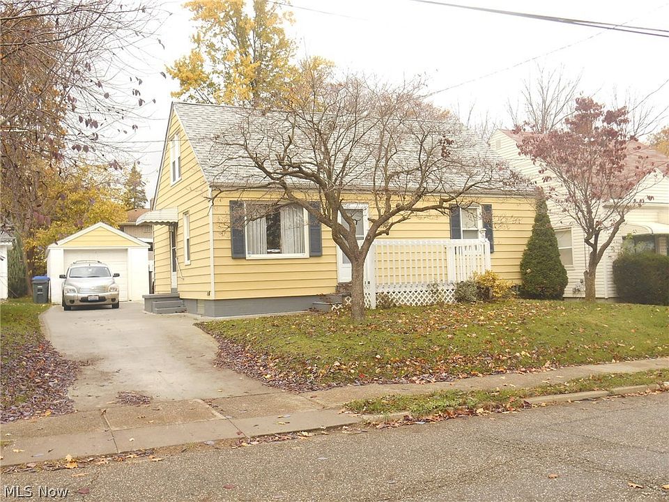 1st image of 2770 3rd St